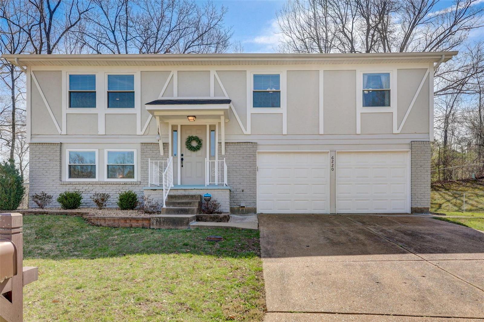 Brogan Dale Cir, Saint Louis, MO 63128