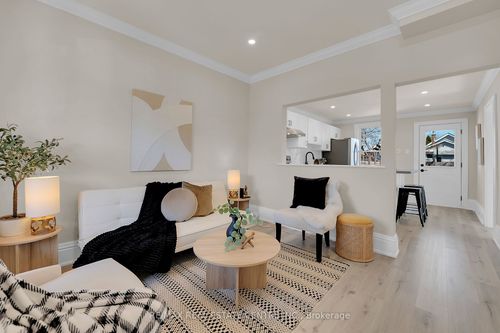 70 Robins Ave, Hamilton, ON, L8H4N4 | Card Image