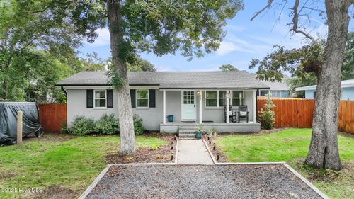 424 Keziah St, Oak Island, NC, 28465-8015 | Card Image