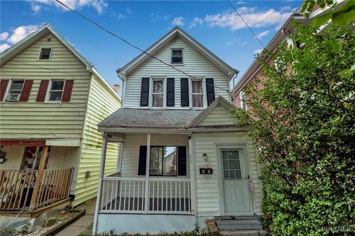 94 Royal Ave, Buffalo, NY, 14207-1409 | Card Image