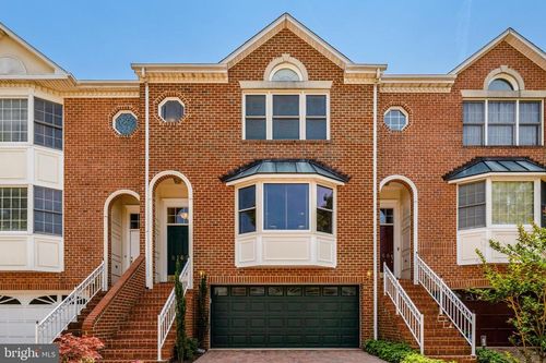 8162 Madrillon Ct, VIENNA, VA, 22182-3751 | Card Image