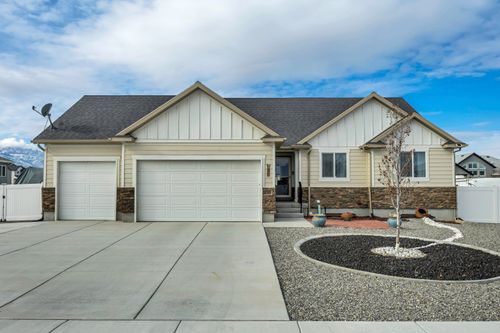 230 S Jodi Ln, Grantsville, UT, 84029-9042 | Card Image