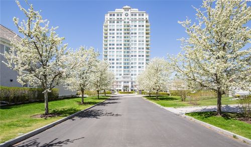 406-1 Tower Dr, Portsmouth, RI, 02871-1635 | Card Image