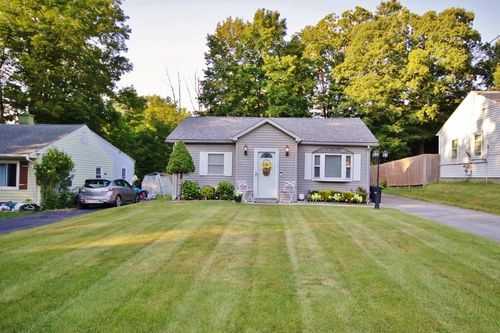 27 Forshee St, Monroe, NY, 10950-4102 | Card Image