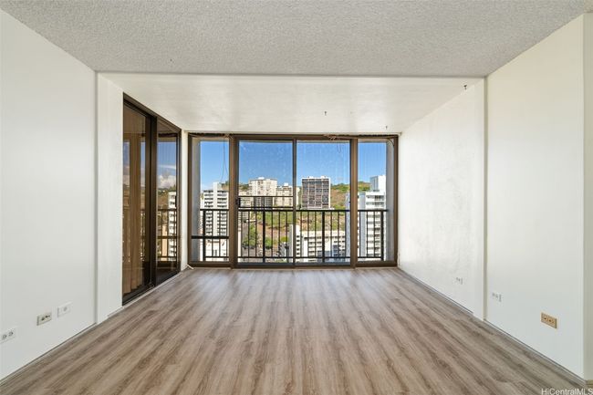 APT-2006 - 1201 Wilder Ave, Condo with 2 bedrooms, 1 bathrooms and 1 parking in Honolulu HI | Image 4
