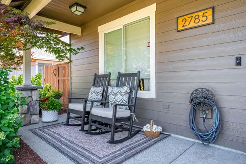 2785 Sw Elmer Nelson Ln, Grants Pass, OR, 97527-6434 | Card Image
