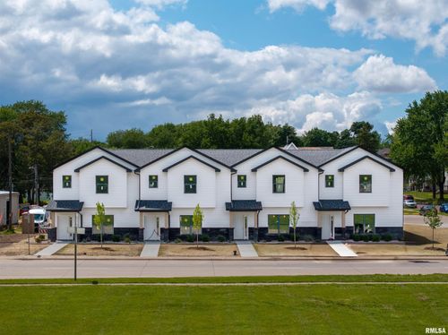 apt-1-1002 S 4th St, Clinton, IA, 52732-5718 | Card Image