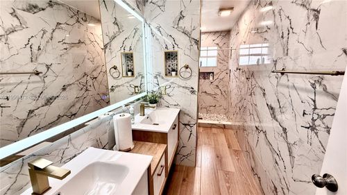 5470 Pine Cir, Coral Springs, FL, 33067-2924 | Card Image