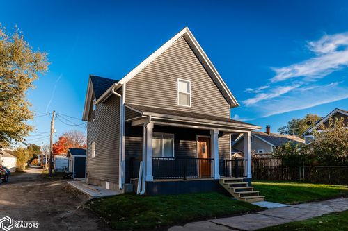 305 N 2nd St, Marshalltown, IA, 50158-5830 | Card Image