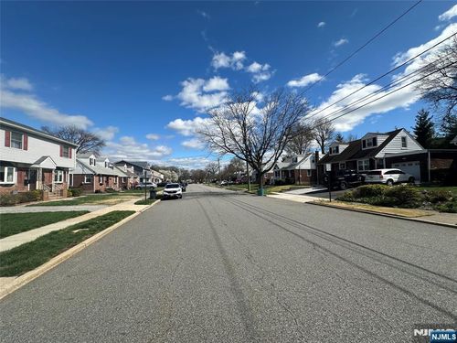 66 Lexington Ave, Rochelle Park, NJ, 07662-4313 | Card Image