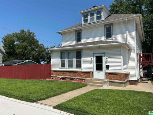 3011 Dodge Ave, Sioux City, IA, 51106-1261 | Card Image