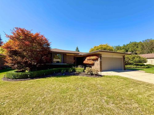 40779 Cascade Dr, Sterling Heights, MI, 48313-5316 | Card Image