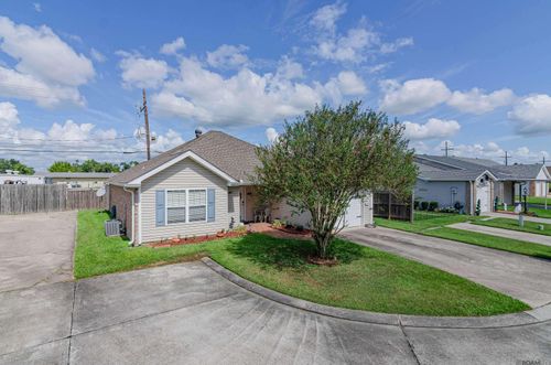140 Saxony Dr, Houma, LA, 70364-2871 | Card Image