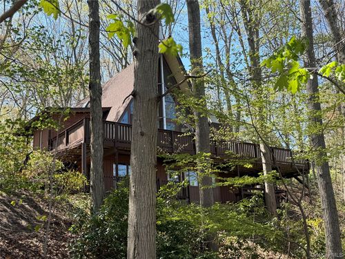 101 Longfellow Ln, Port Jefferson, NY, 11777-1611 | Card Image