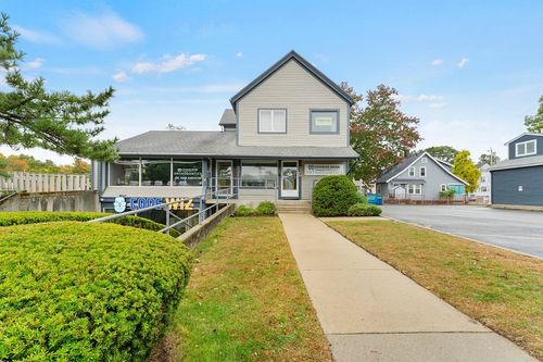 331-329 Chestnut St, Needham, MA, 02492-2408 | Card Image