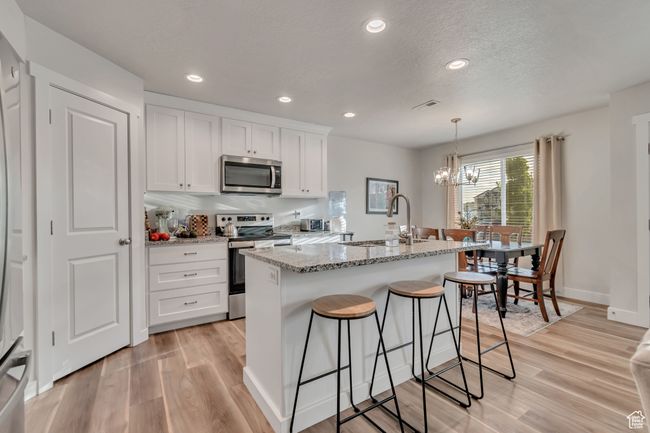 940 N Center St, Townhouse with 3 bedrooms, 3 bathrooms and 2 parking in Santaquin UT | Image 5