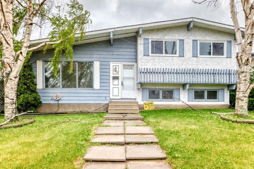 544 Penworth Way Se, Calgary, AB, T2A4G3 | Card Image