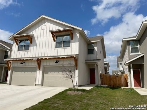 101-10317 Lynwood Vlg, San Antonio, TX, 78245-4212 | Card Image