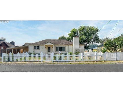 3810 Ne Riverside Ave, Pendleton, OR, 97801-3534 | Card Image