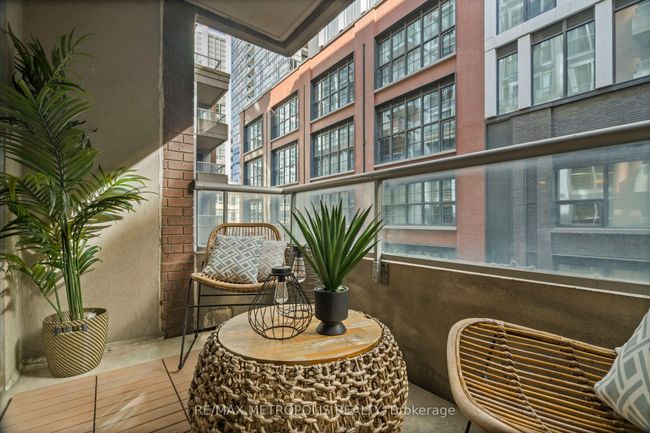 623 - 270 Wellington St W, Condo with 2 bedrooms, 1 bathrooms and null parking in Toronto ON | Image 21