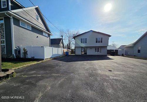 513 Fischer Boulevard, Toms River, NJ, 08753 | Card Image