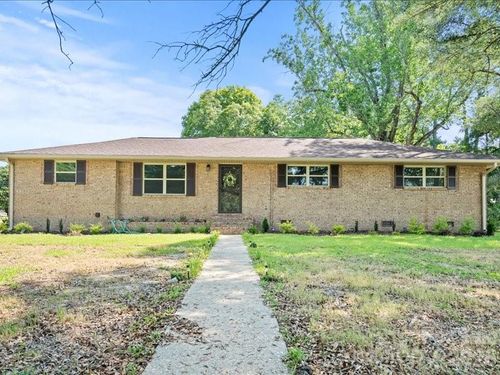 136 Chester Park Cir, Chesterfield, SC, 29709-1009 | Card Image