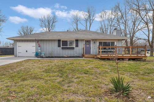 1919 Lilac Ln, Manhattan, KS, 66502-4813 | Card Image