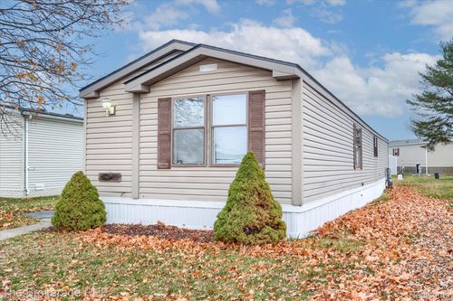 17101 Kropf Ave, Davisburg, MI, 48350-1178 | Card Image