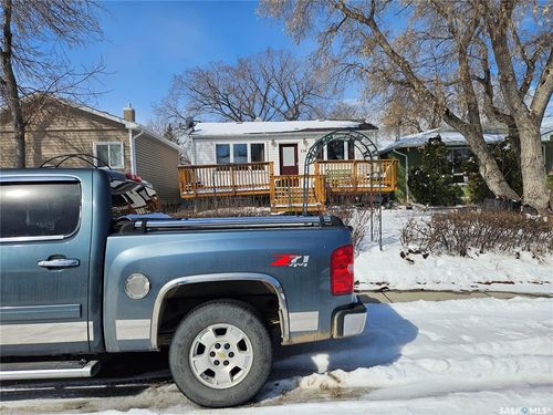 370 Arthur St, Regina, SK, S4R4X2 | Card Image
