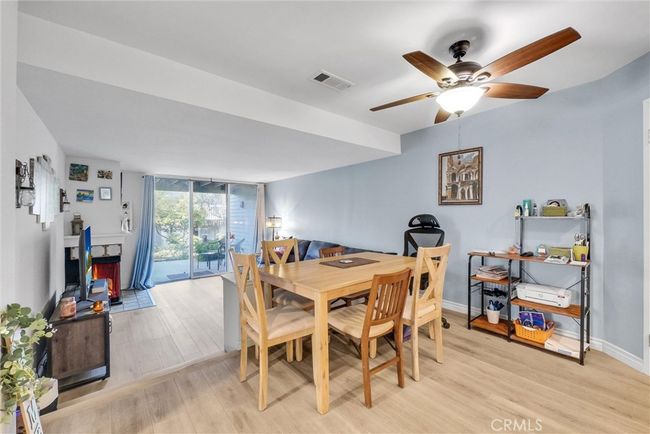 25429 Pine Creek Ln, Condo with 2 bedrooms, 1 bathrooms and 2 parking in Wilmington CA | Image 5