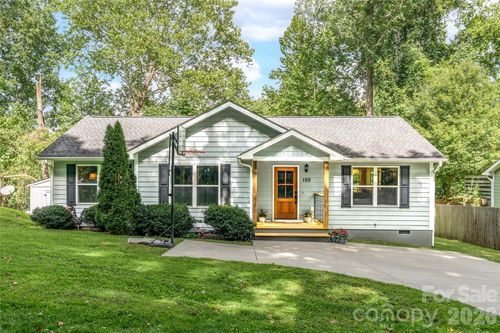 102 Iris St, Asheville, NC, 28803-2739 | Card Image