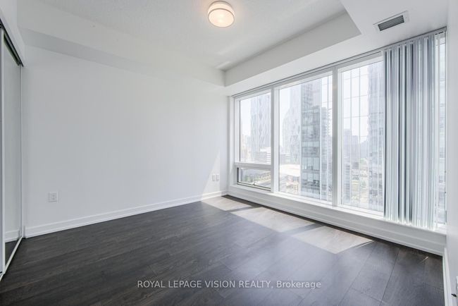 2104 - 10 York St, Condo with 2 bedrooms, 1 bathrooms and null parking in Toronto ON | Image 19