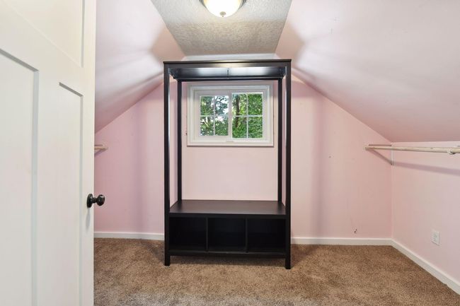 Your very own walk-in closet, or use it as an office if so desire | Image 27