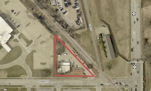 101 Ashworth Rd, West Des Moines, IA, 50265-3736 | Card Image