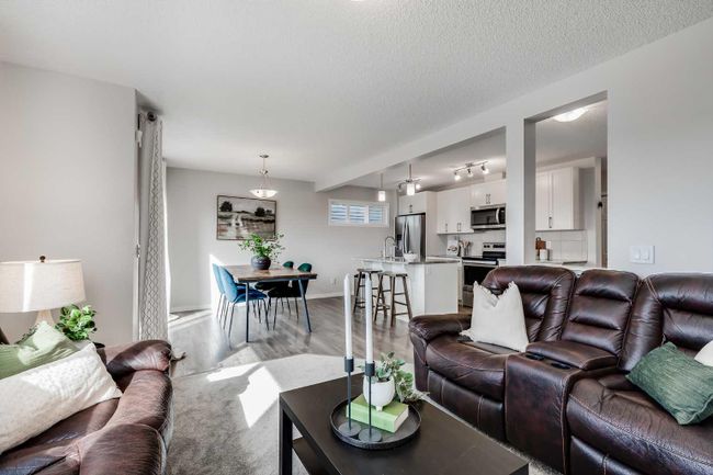 177 Buckskin Way, Home with 4 bedrooms, 3 bathrooms and 4 parking in Cochrane AB | Image 2
