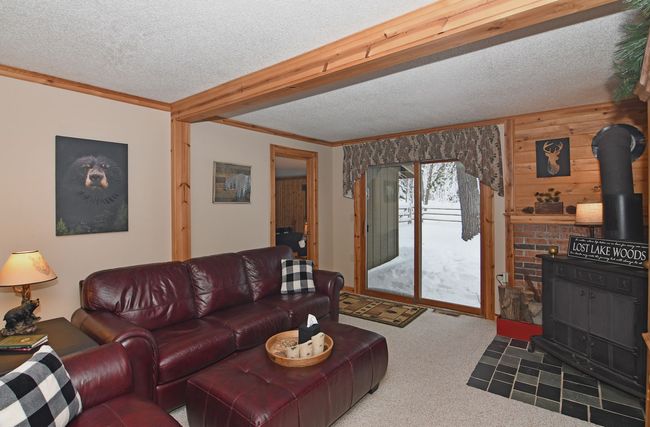 Living Room Doorwall to Deck | Image 17