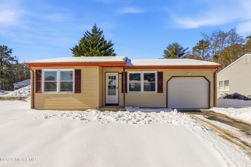 71-91 Westport Dr, Whiting, NJ, 08759-2322 | Card Image