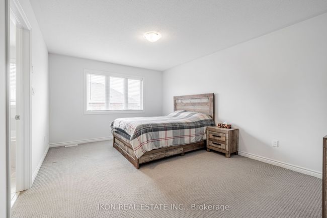 33 Robb Thompson Rd, House attached with 3 bedrooms, 3 bathrooms and 3 parking in Mount Albert ON | Image 21