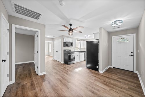 1615 Mohawk Trl, Hopkinsville, KY, 42240-4457 | Card Image