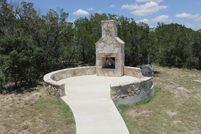 693 Brushy Creek Ranch Rd, House other with 4 bedrooms, 4 bathrooms and null parking in Concan TX | Image 5