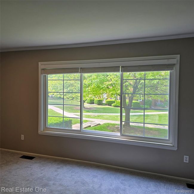 Living room 3.jpg | Image 10