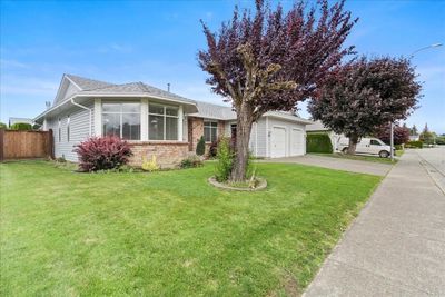 6971 Wiltshire St, House other with 3 bedrooms, 2 bathrooms and 4 parking in Chilliwack BC | Image 2