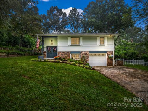 66 Barberry Heights Dr, Brevard, NC, 28712-9309 | Card Image