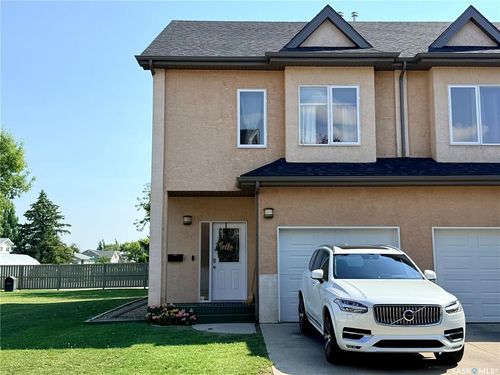 34-701 Mcintosh St E, Swift Current, SK, S9H1H7 | Card Image