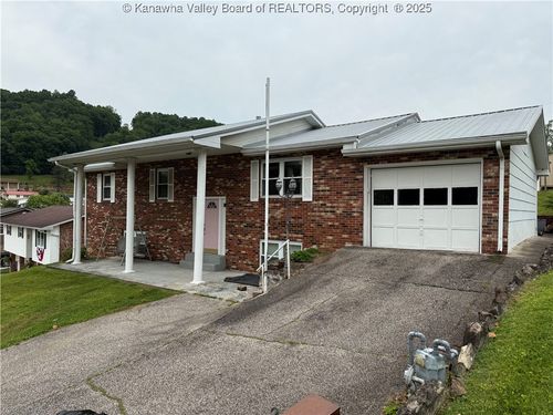 40 Hickory Ln, Madison, WV, 25130-1216 | Card Image