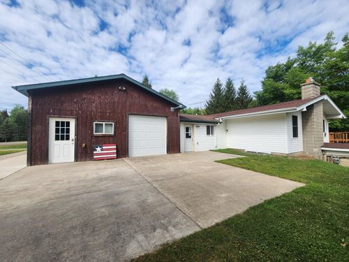 3943 Bass Lake Rd, Rhinelander, WI, 54501-9668 | Card Image
