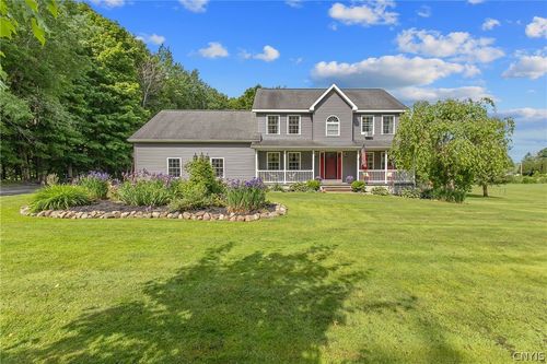 41 Donovan Dr, Oswego, NY, 13126-5617 | Card Image