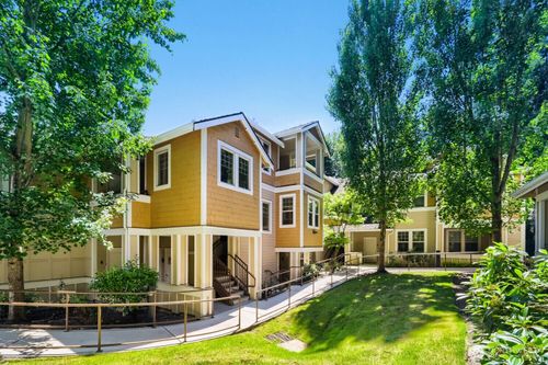 a204-8535 Avondale Rd Ne, Redmond, WA, 98052-3344 | Card Image