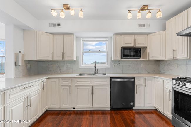 B - 129 Franklin Ave, Home with 3 bedrooms, 3 bathrooms and null parking in Seaside Heights NJ | Image 6