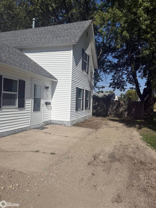 212 Berlin Ave, Traer, IA, 50675-1016 | Card Image